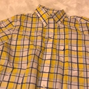 Short collared shirt